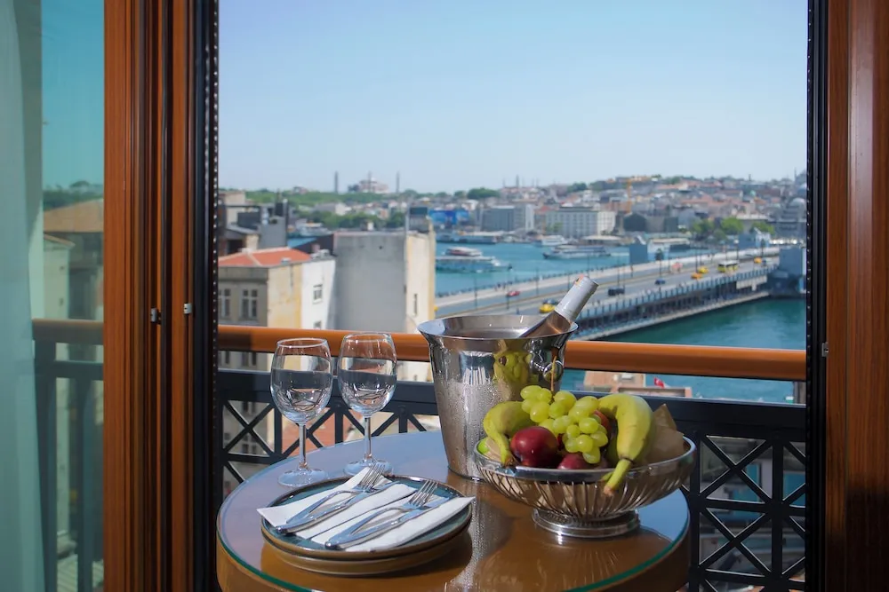 Tek Büyük Yataklı Oda, Deniz Manzaralı