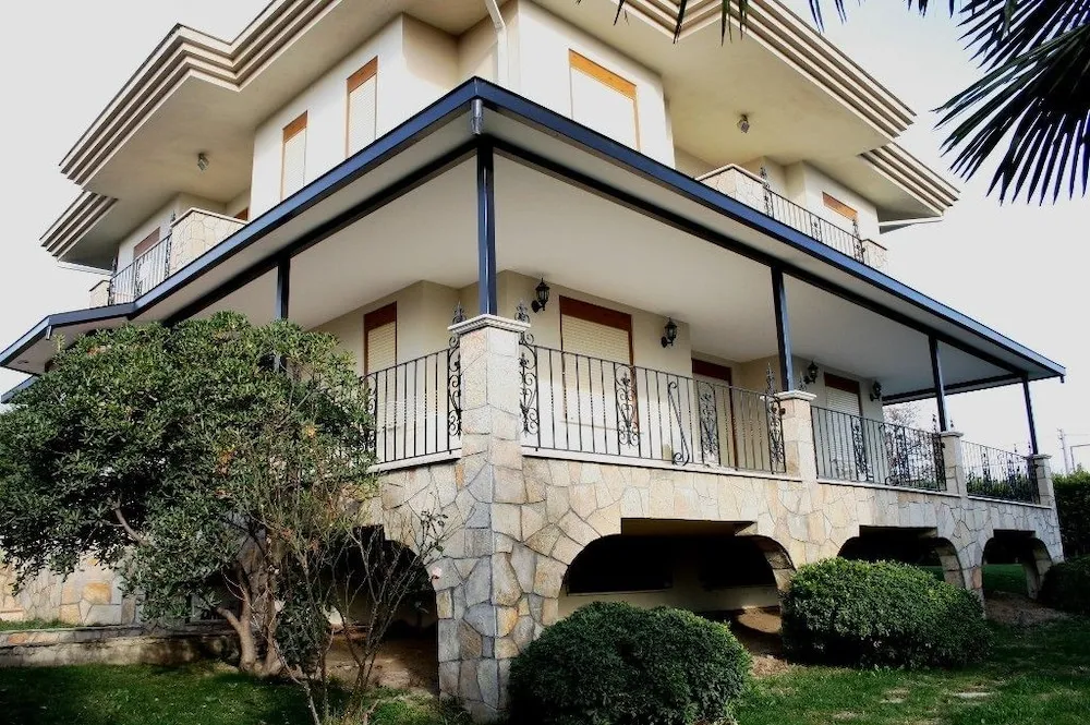 Family Villa, 4 Yatak Odası, Teras, Bahçe Manzaralı