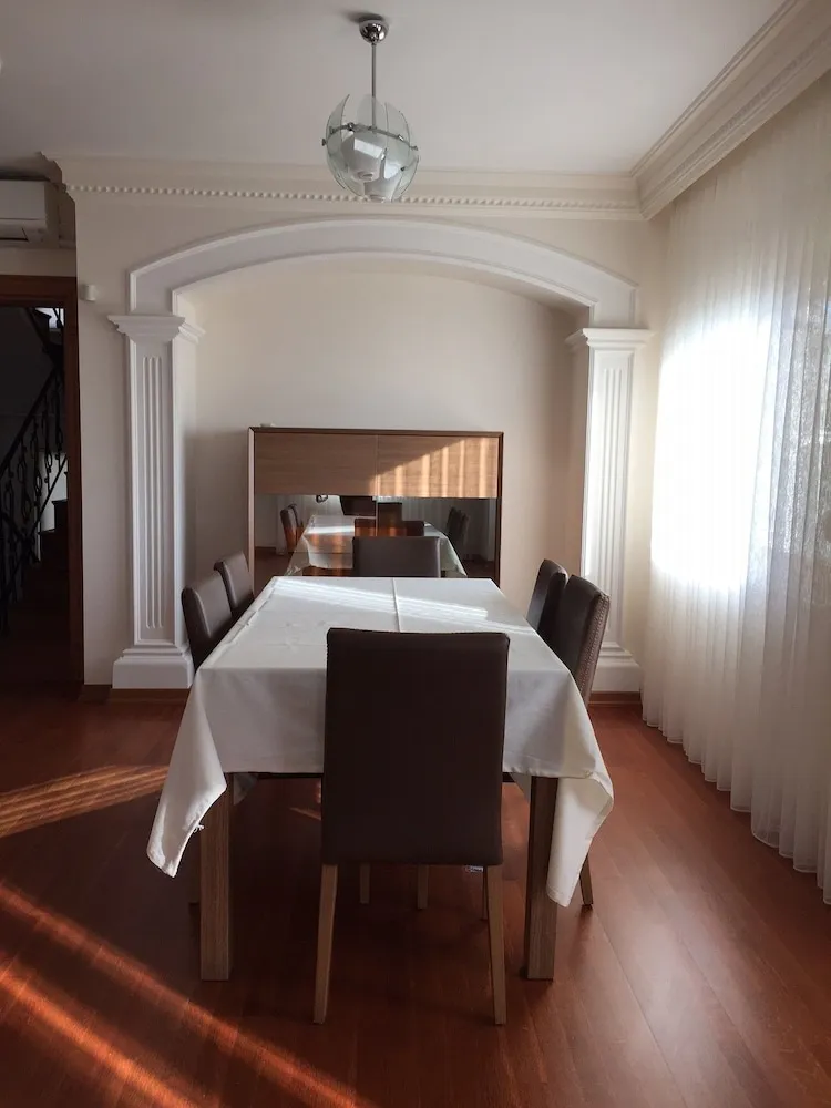 Family Villa, 4 Yatak Odası, Teras, Bahçe Manzaralı