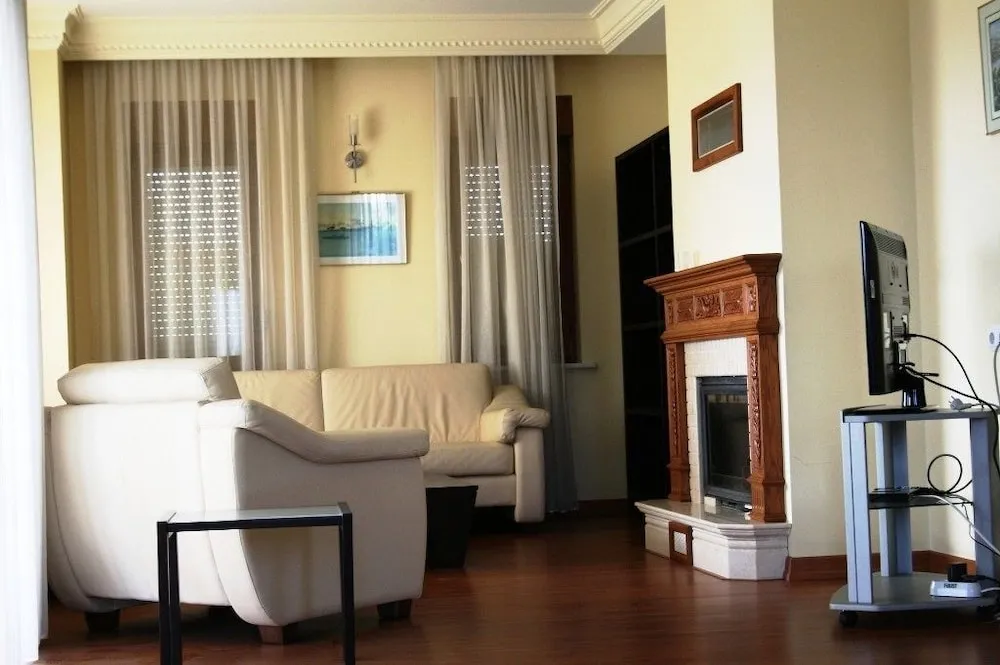 Family Villa, 4 Yatak Odası, Teras, Bahçe Manzaralı