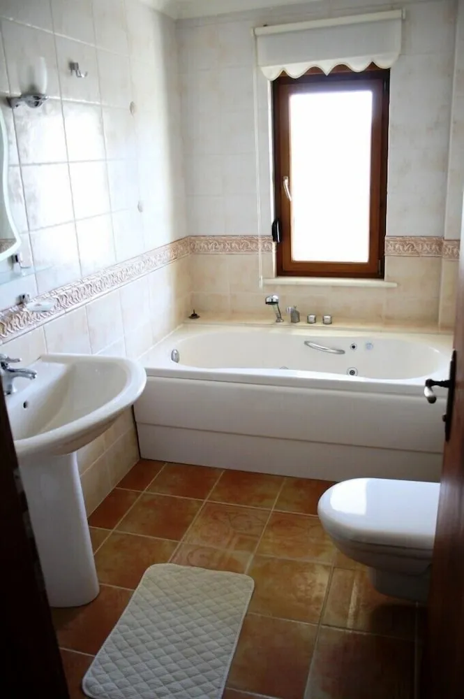 Family Villa, 4 Yatak Odası, Teras, Bahçe Manzaralı