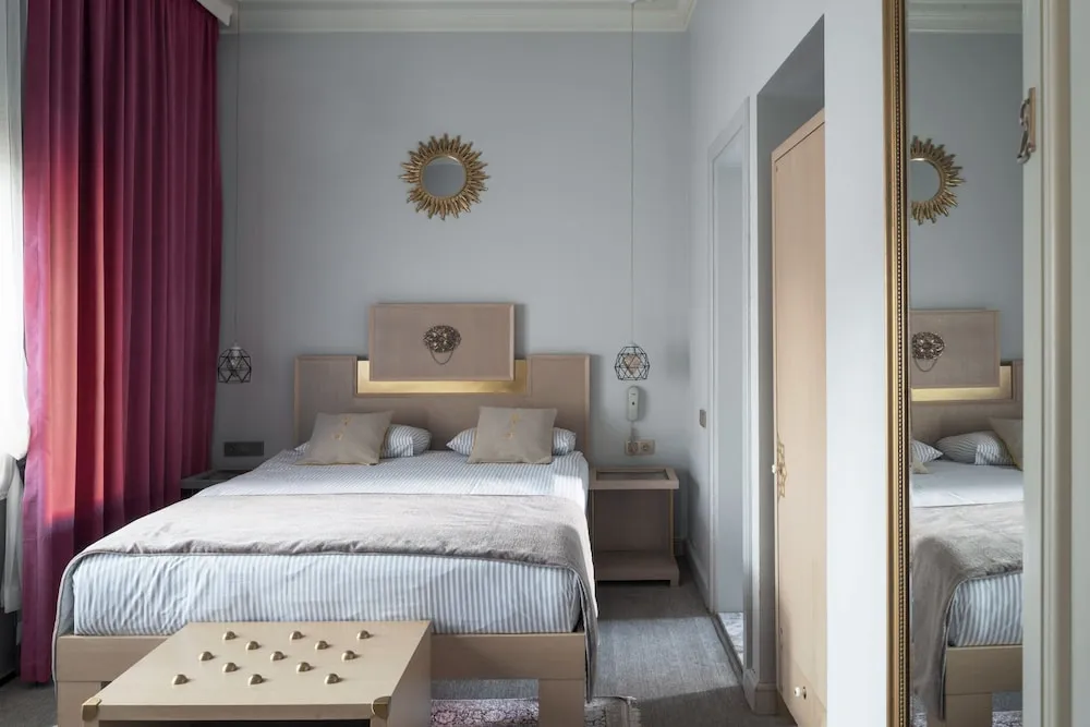 Honeymoon Süit, 1 Büyük (Queen) Boy Yatak, Kısmi Deniz Manzaralı