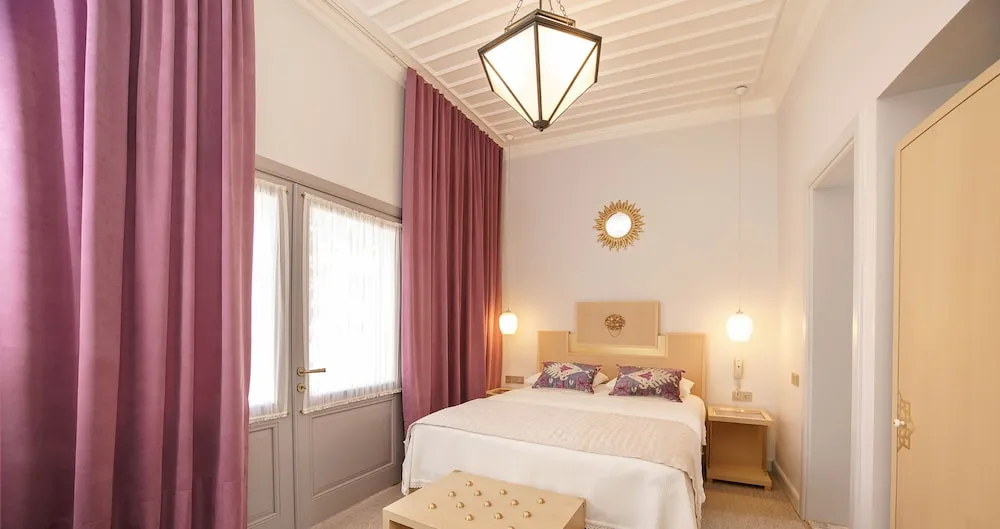 Honeymoon Süit, 1 Büyük (Queen) Boy Yatak, Kısmi Deniz Manzaralı