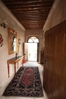 Valley Inn Cave Hotel