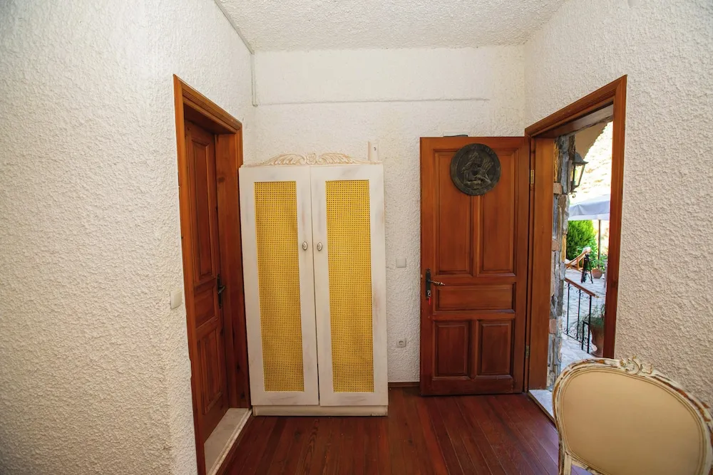 Deluxe Tek Büyük Yataklı Oda, 1 Çift Kişilik Yatak, Bahçe Manzaralı, Bahçeli