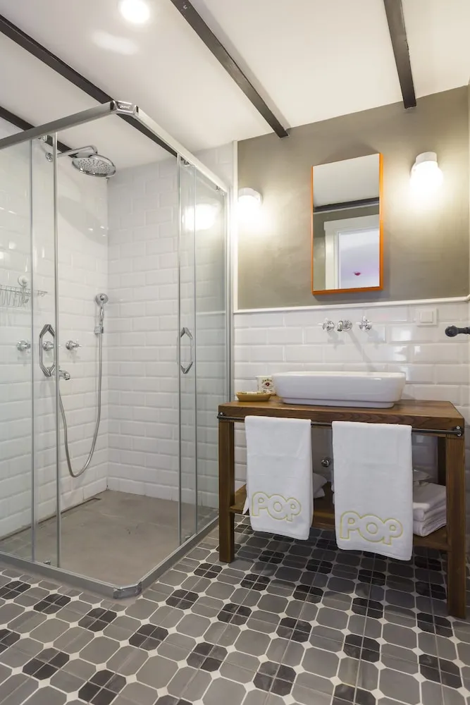 Classic Tek Büyük veya İki Ayrı Yataklı Oda