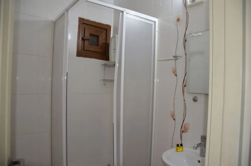 Economy Üç Kişilik Oda, Şehir Manzaralı