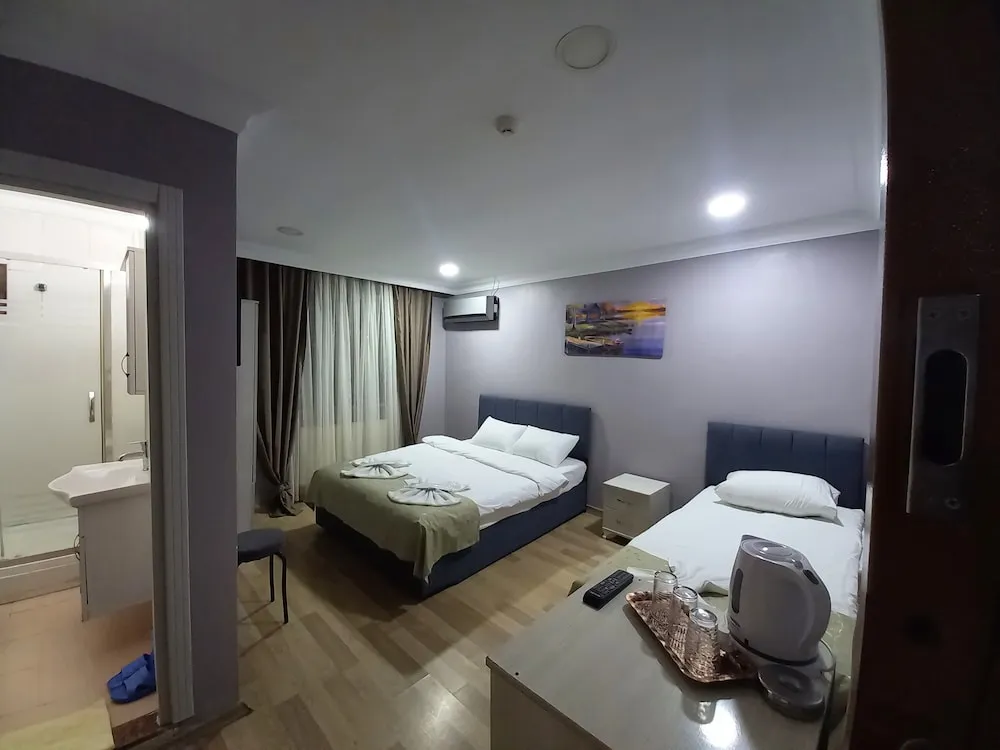Economy Üç Kişilik Oda, Şehir Manzaralı
