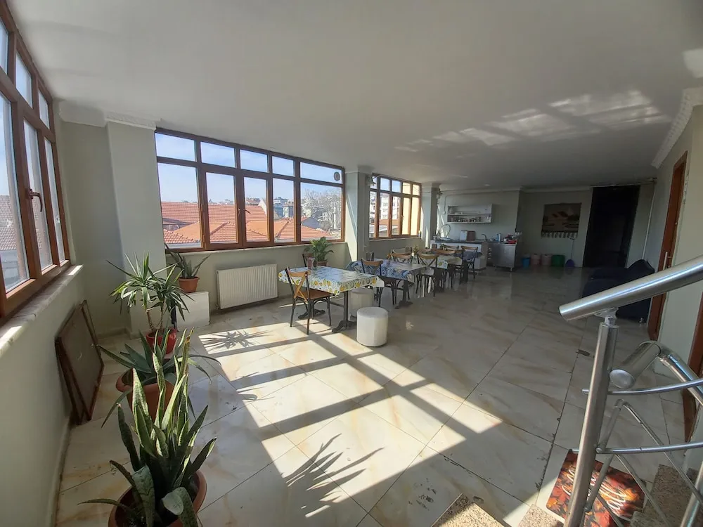 Economy Üç Kişilik Oda, Şehir Manzaralı
