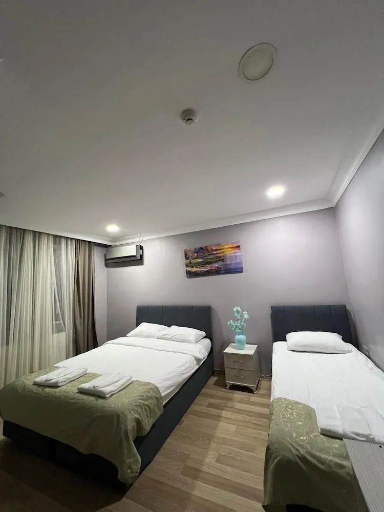 Economy Üç Kişilik Oda, Şehir Manzaralı