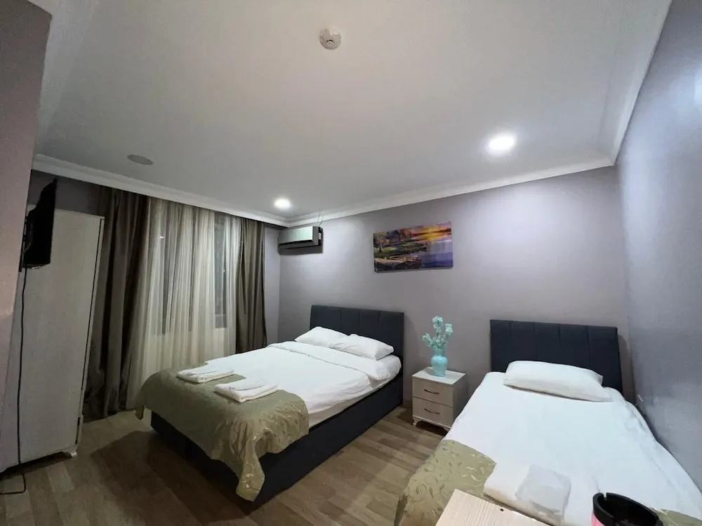 Economy Üç Kişilik Oda, Şehir Manzaralı