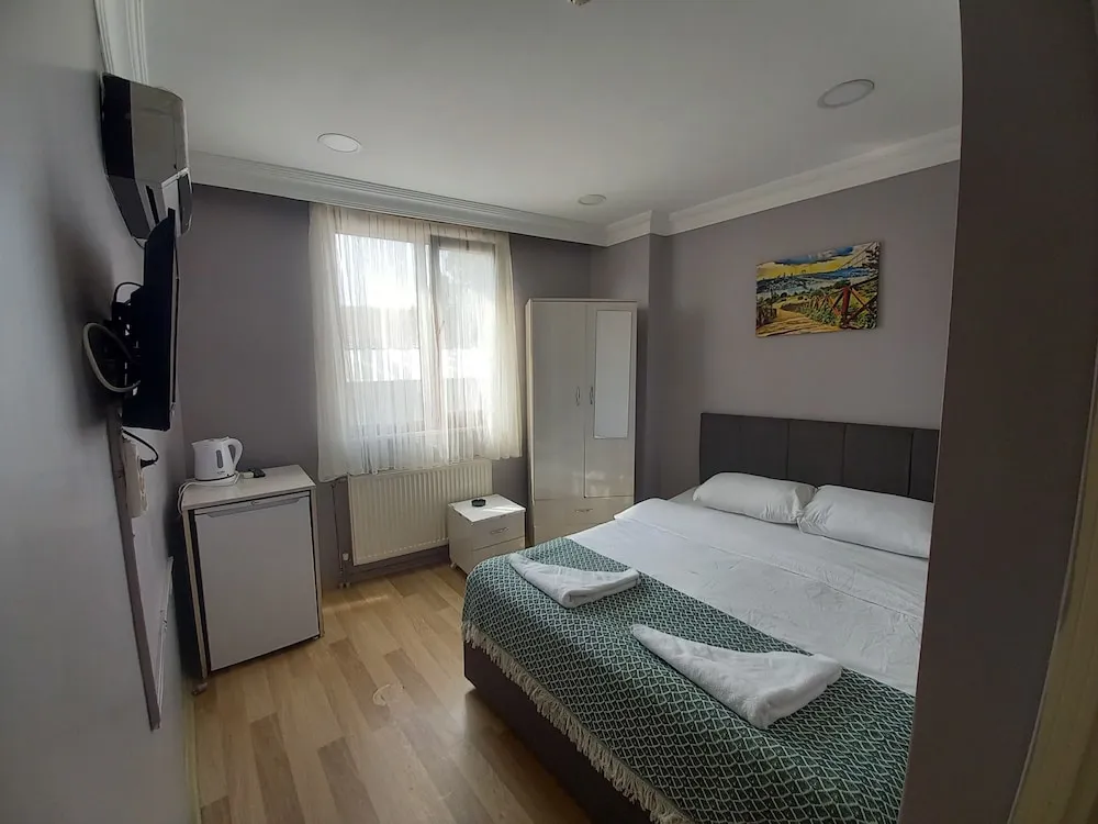 Economy Üç Kişilik Oda, Şehir Manzaralı