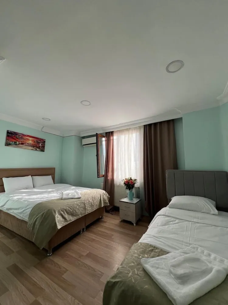 Economy Üç Kişilik Oda, Şehir Manzaralı