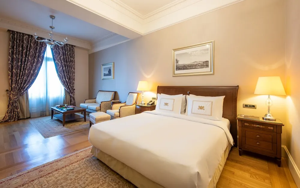 Grand Pera Studio Triple Room