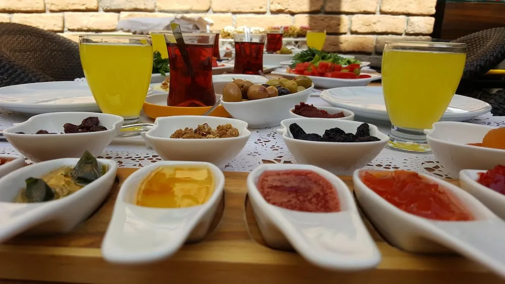 Basic Tek Büyük Yataklı Oda