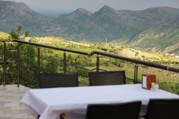 Nemrut Euphrat Hotel