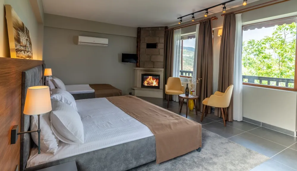 Deluxe Triple Room with Fireplace