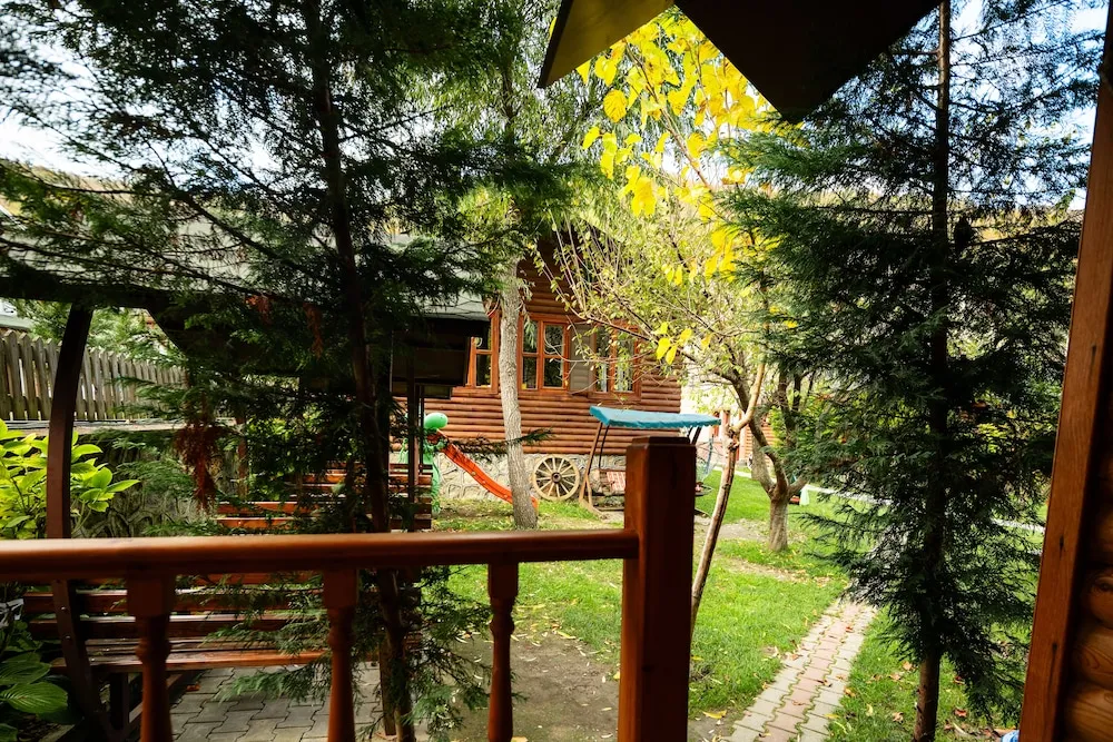 Family Ağaç Ev