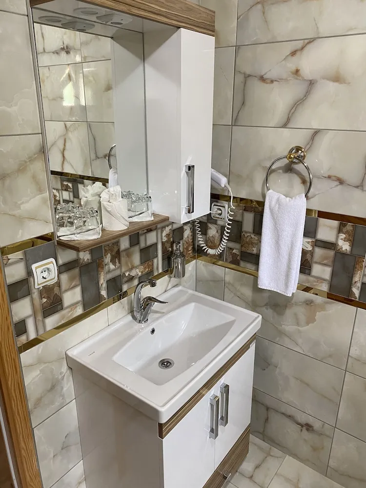 Standard Tek Büyük Yataklı Oda, 1 Çift Kişilik Yatak, Bahçe Manzaralı, Ek Bina