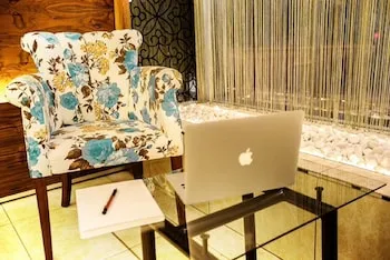 Esin Hotel
