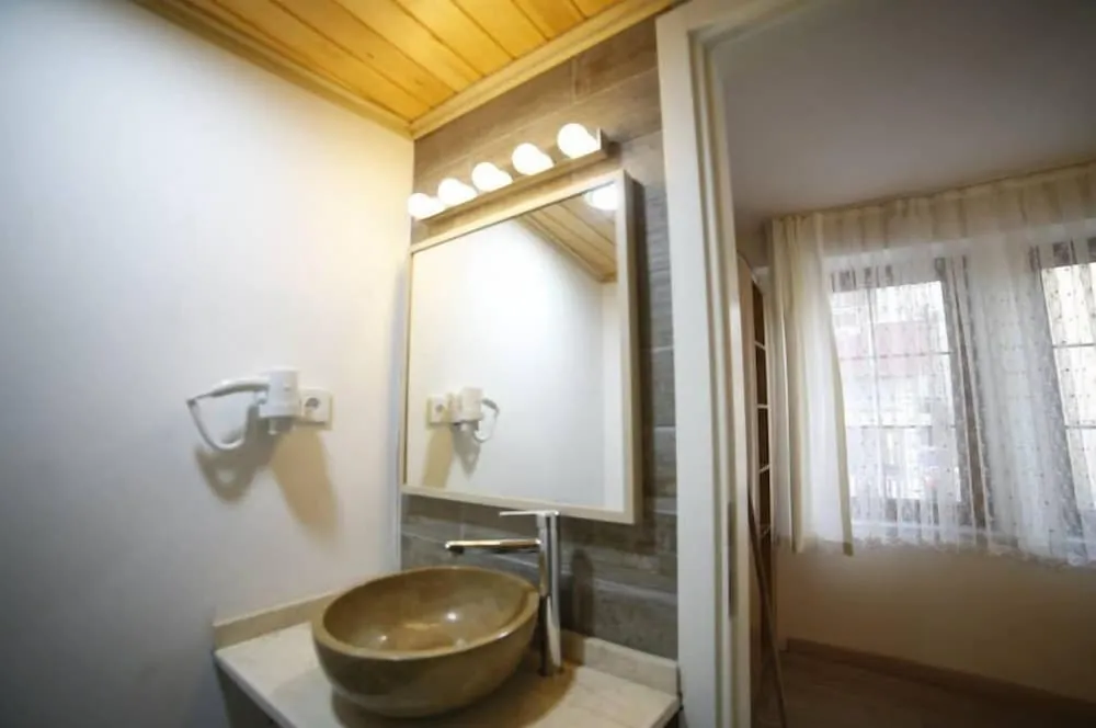 Parion Room