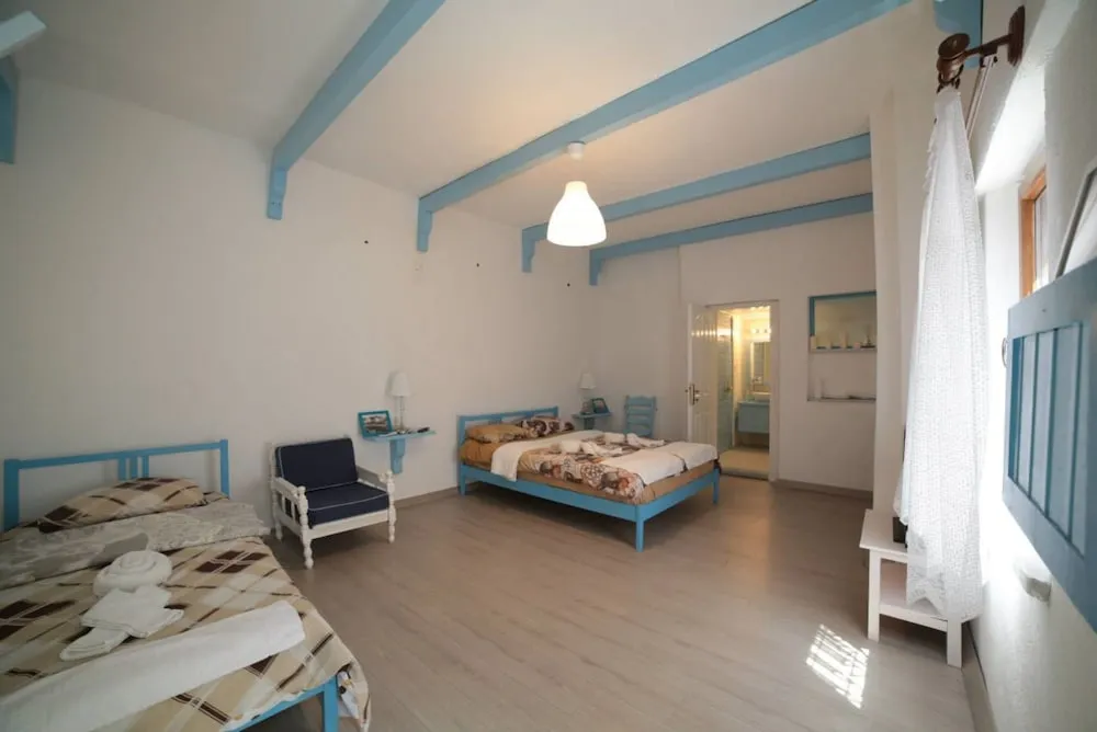 Parion Room