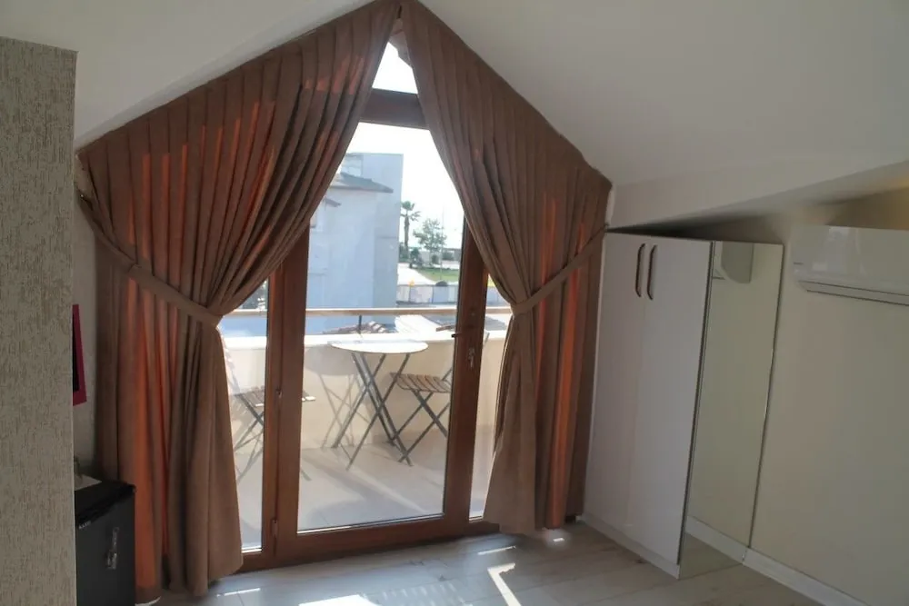 Deluxe Tek Büyük Yataklı Oda, Deniz Manzaralı