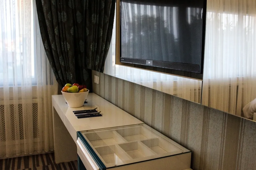 Deluxe Tek Büyük Yataklı Oda