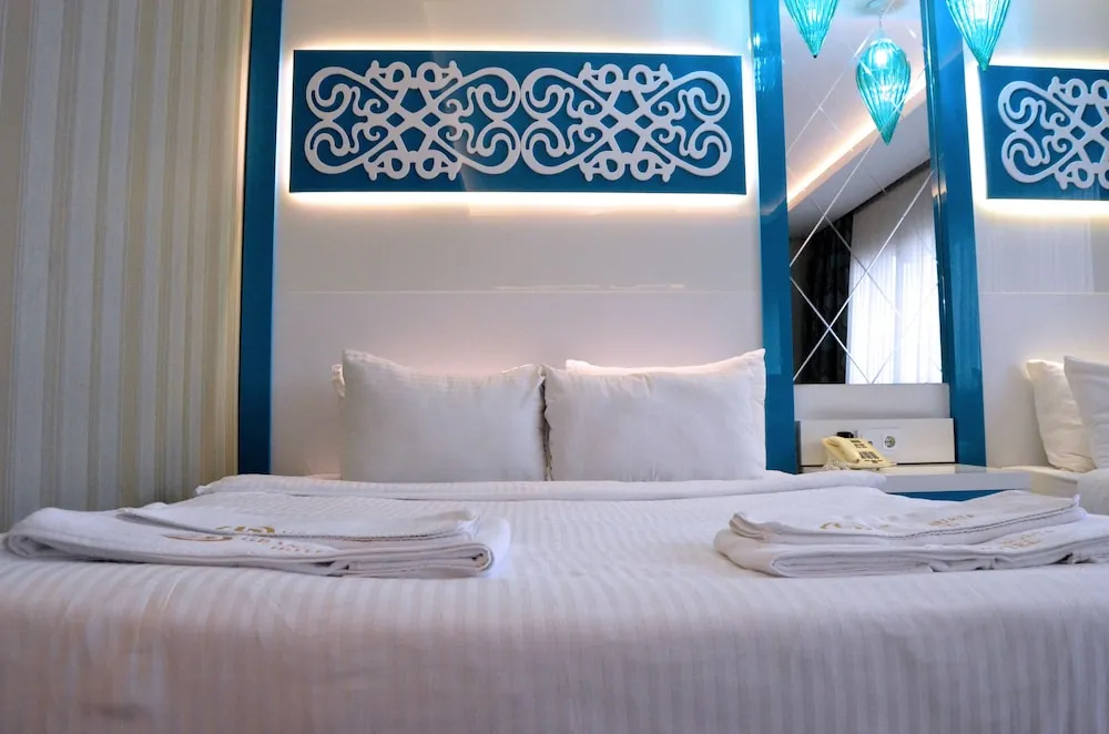 Deluxe Tek Büyük Yataklı Oda