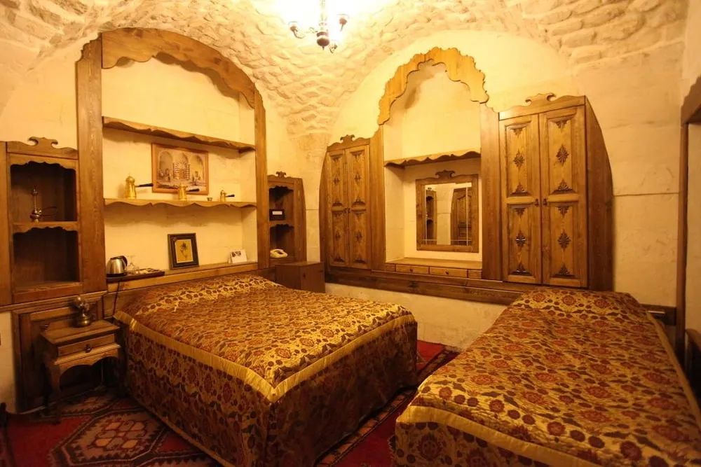 Üç Kişilik Oda