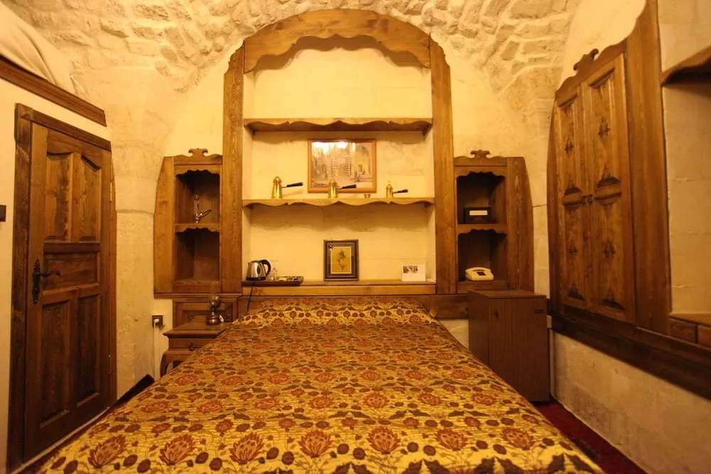 Üç Kişilik Oda