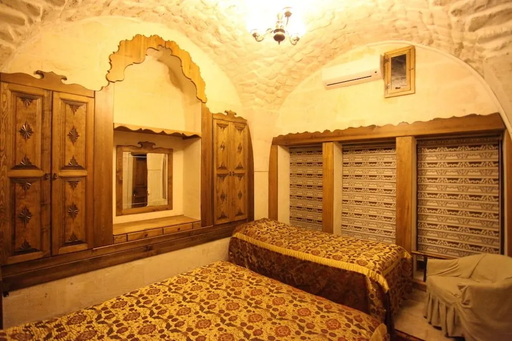 Üç Kişilik Oda