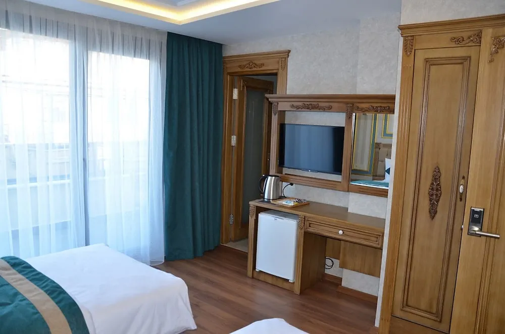 Superior Twin Room with Balcony