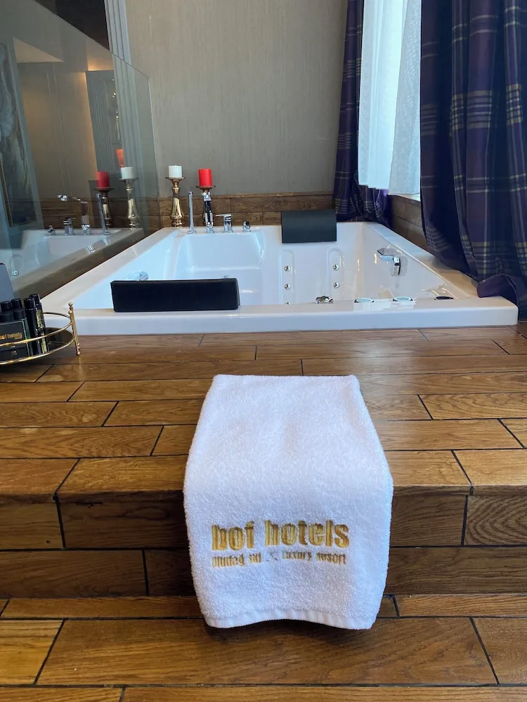 Vista Suite with Balcony