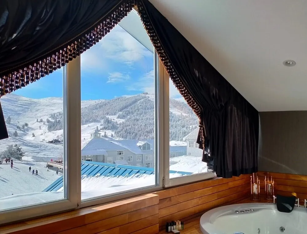 SUPERIOR KING SUITE