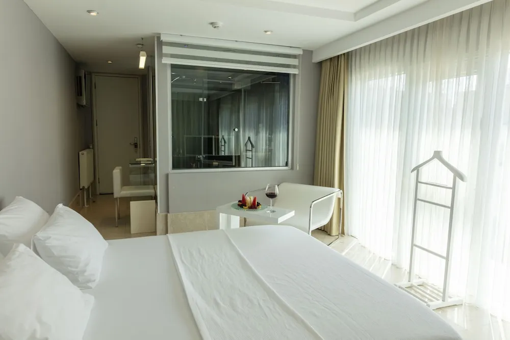 Deluxe Tek Büyük Yataklı Oda, Deniz Manzaralı