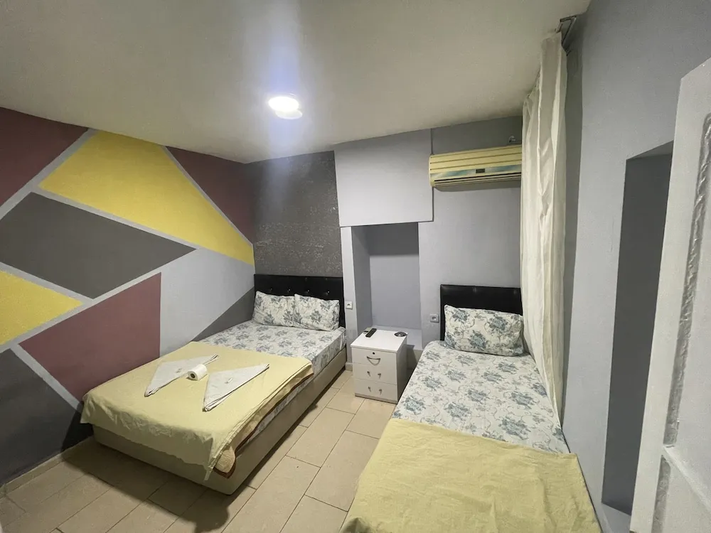 Standard Tek Büyük veya İki Ayrı Yataklı Oda, Özel Banyo