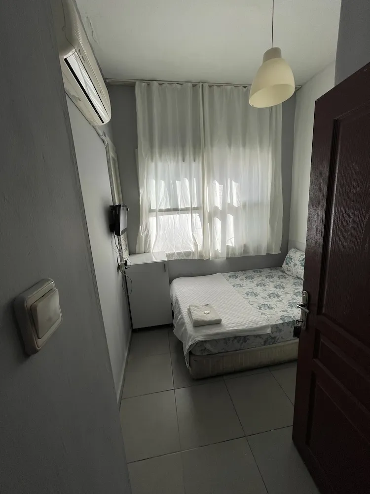 Standard Tek Büyük veya İki Ayrı Yataklı Oda, Özel Banyo