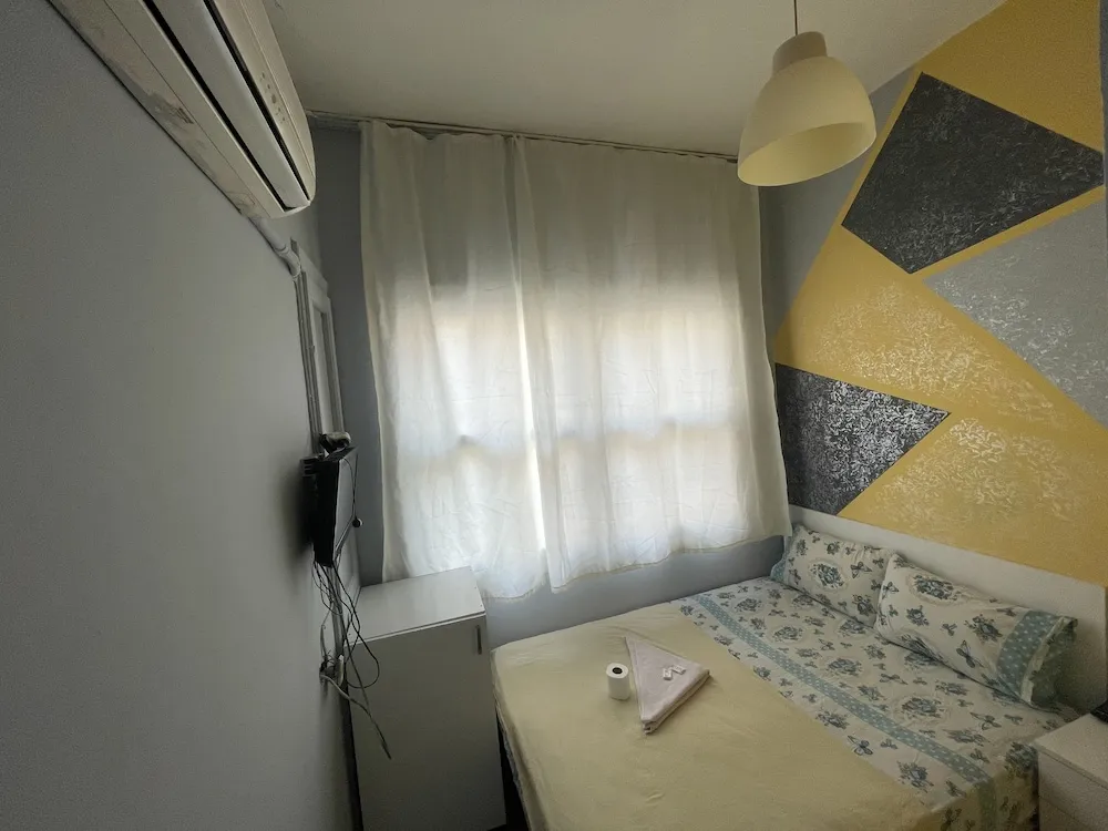 Standard Tek Büyük veya İki Ayrı Yataklı Oda, Özel Banyo