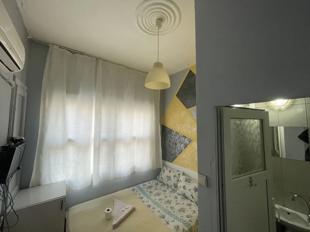 Standard Tek Büyük veya İki Ayrı Yataklı Oda, Özel Banyo