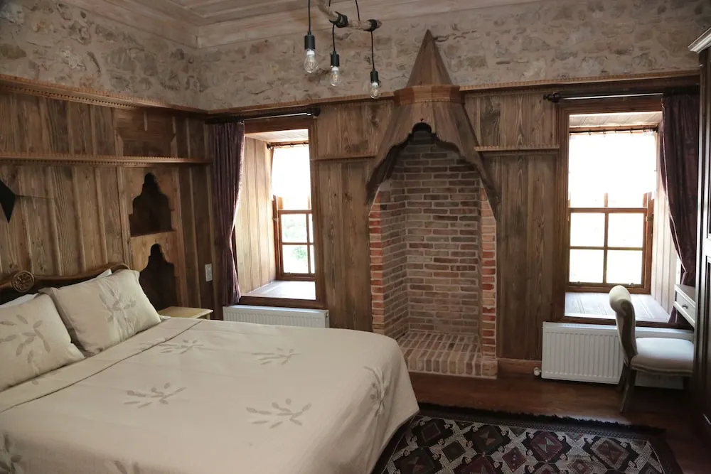 Tek Büyük Yataklı Oda, Balkon