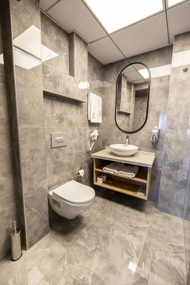 Standard Tek Büyük Yataklı Oda