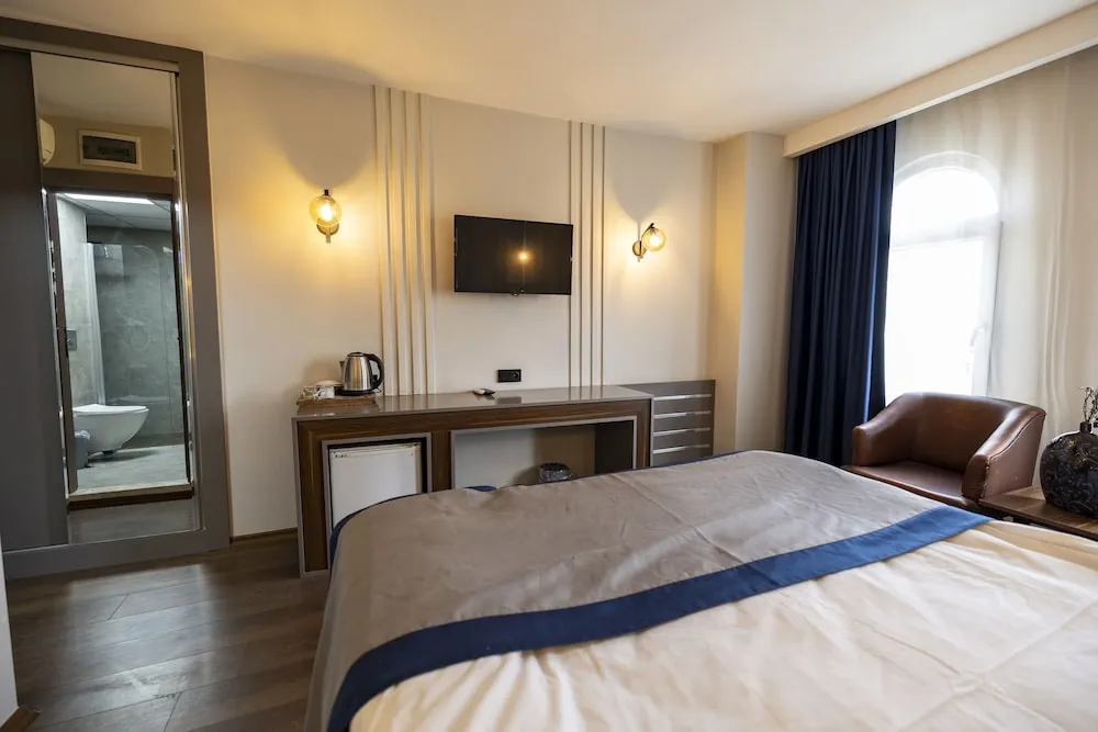 Deluxe Tek Büyük Yataklı Oda