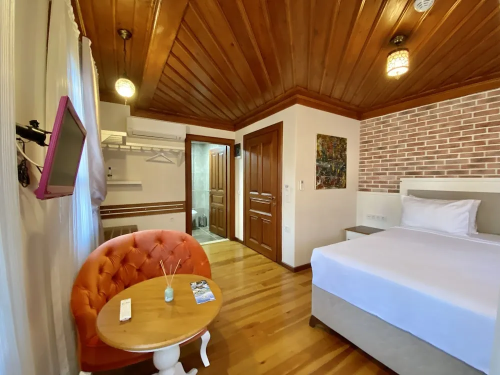 Deluxe Tek Büyük Yataklı Oda