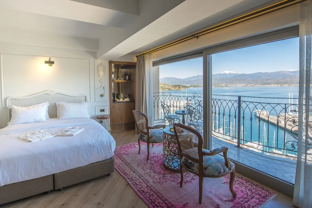 Deluxe Room with Partial Sea View