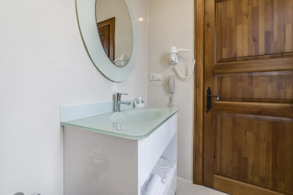 Junior Tek Büyük Yataklı Oda