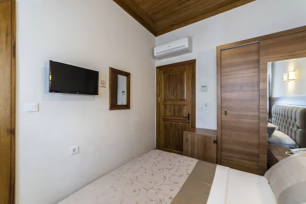 Junior Tek Büyük Yataklı Oda