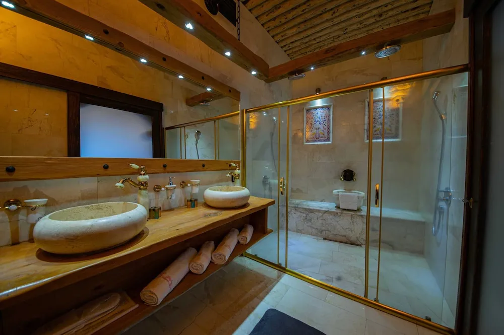 Luxury Tek Büyük Yataklı Oda