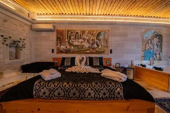Safran Cave Hotel