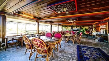 Safran Cave Hotel